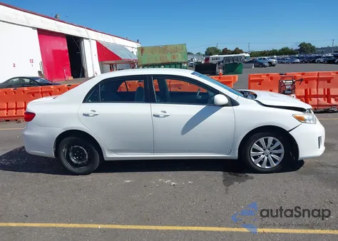 2013 Toyota Corolla Le z USA, uszkodzony, nr VIN 5YFBU4EE0DP076323